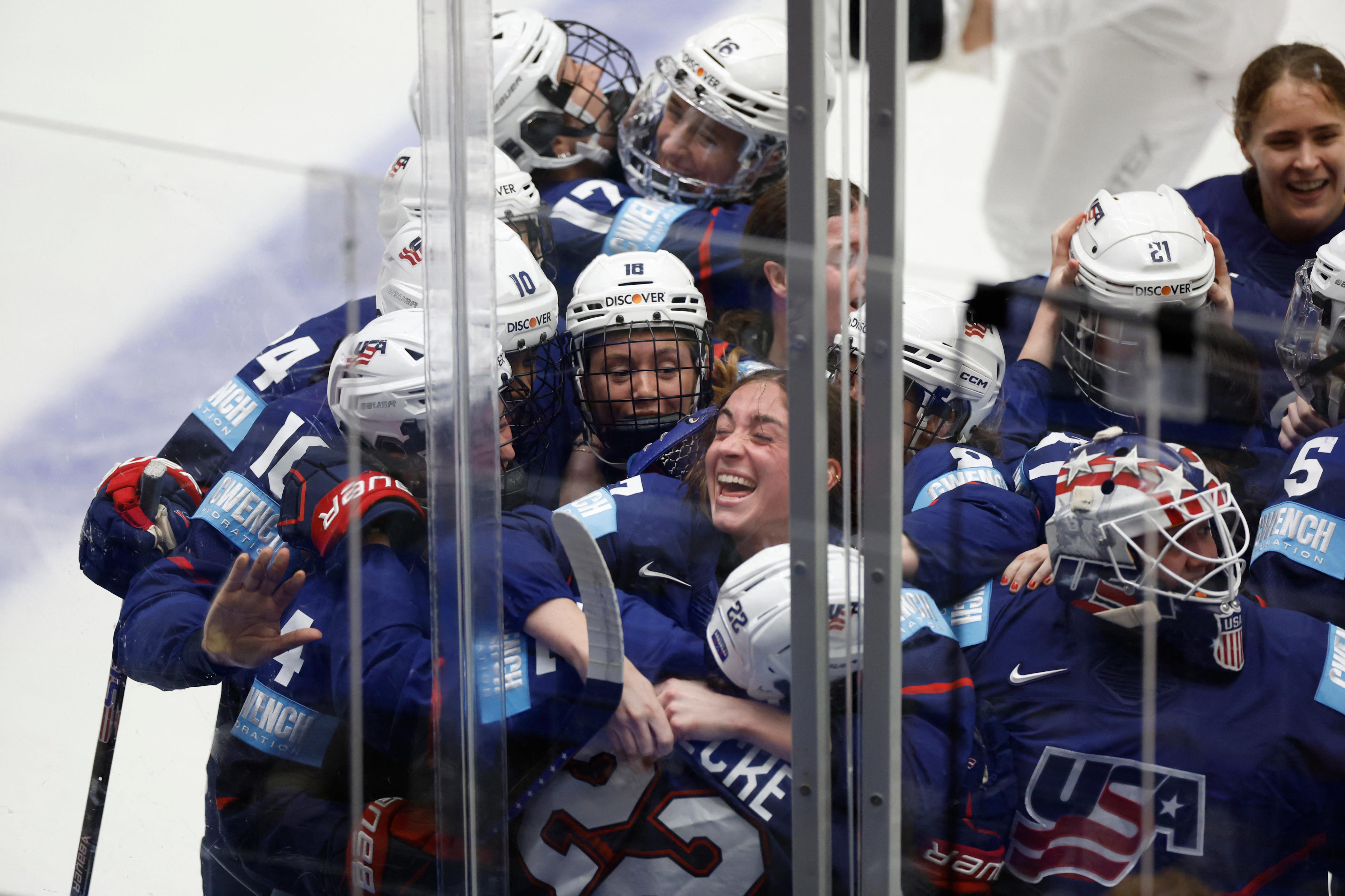 how-to-watch-u-s-women-s-hockey-team-play-canada-in-rivalry-series