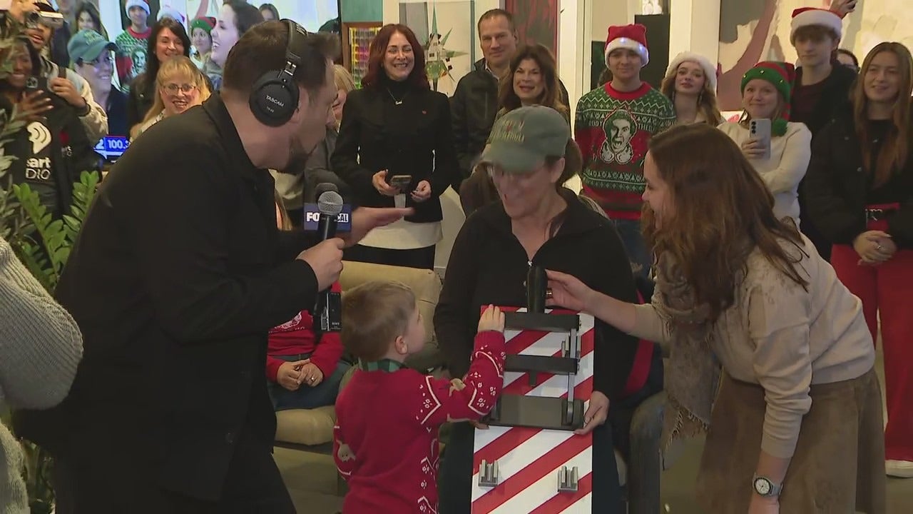 Detroit's 100.3 WNIC flips switch on Christmas music, signaling start ...