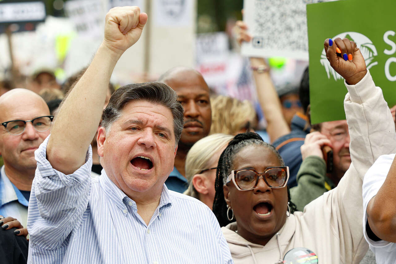 Gov. JB Pritzker urges U.S. to watch Staunton after ICE detention