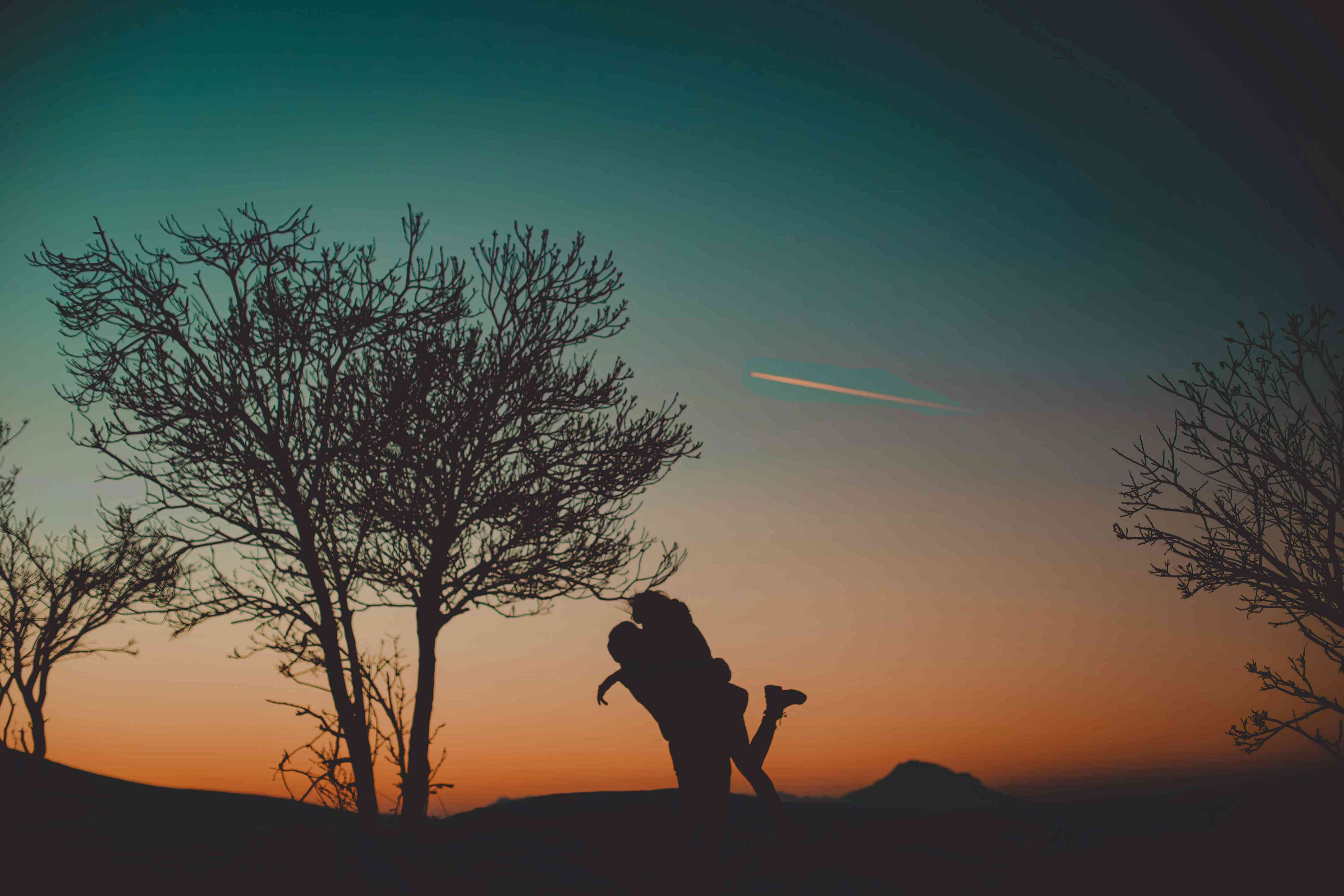 Mencari Kebahagiaan atau Kesulitan Finansial?