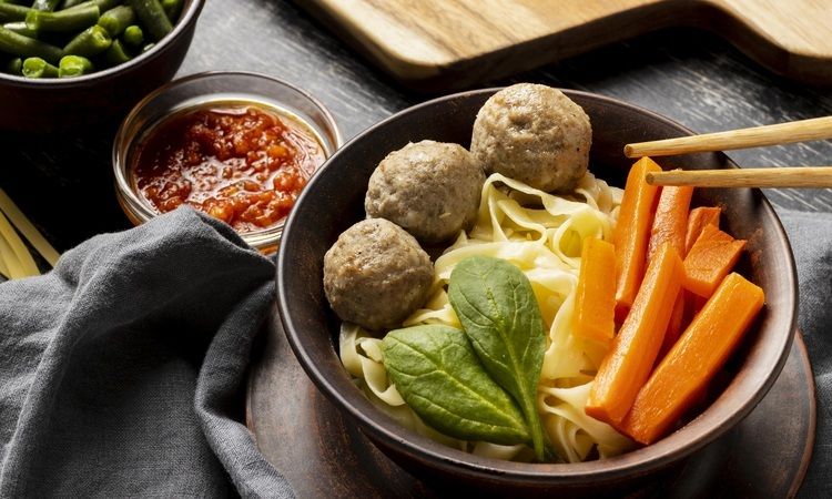 Surabaya dalam Satu Mangkuk: 5 Tempat Bakso yang Tak Terlupakan