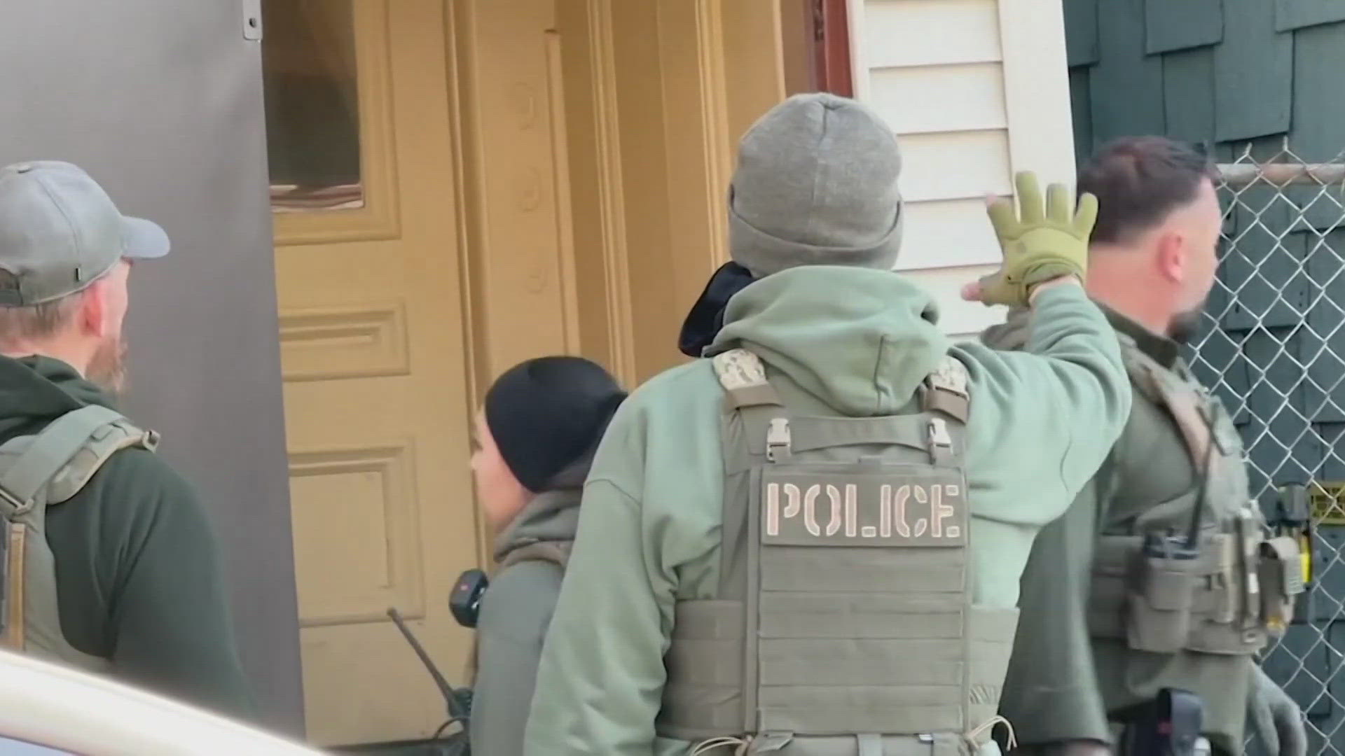 Federal judge puts new limits on federal agents' use of force