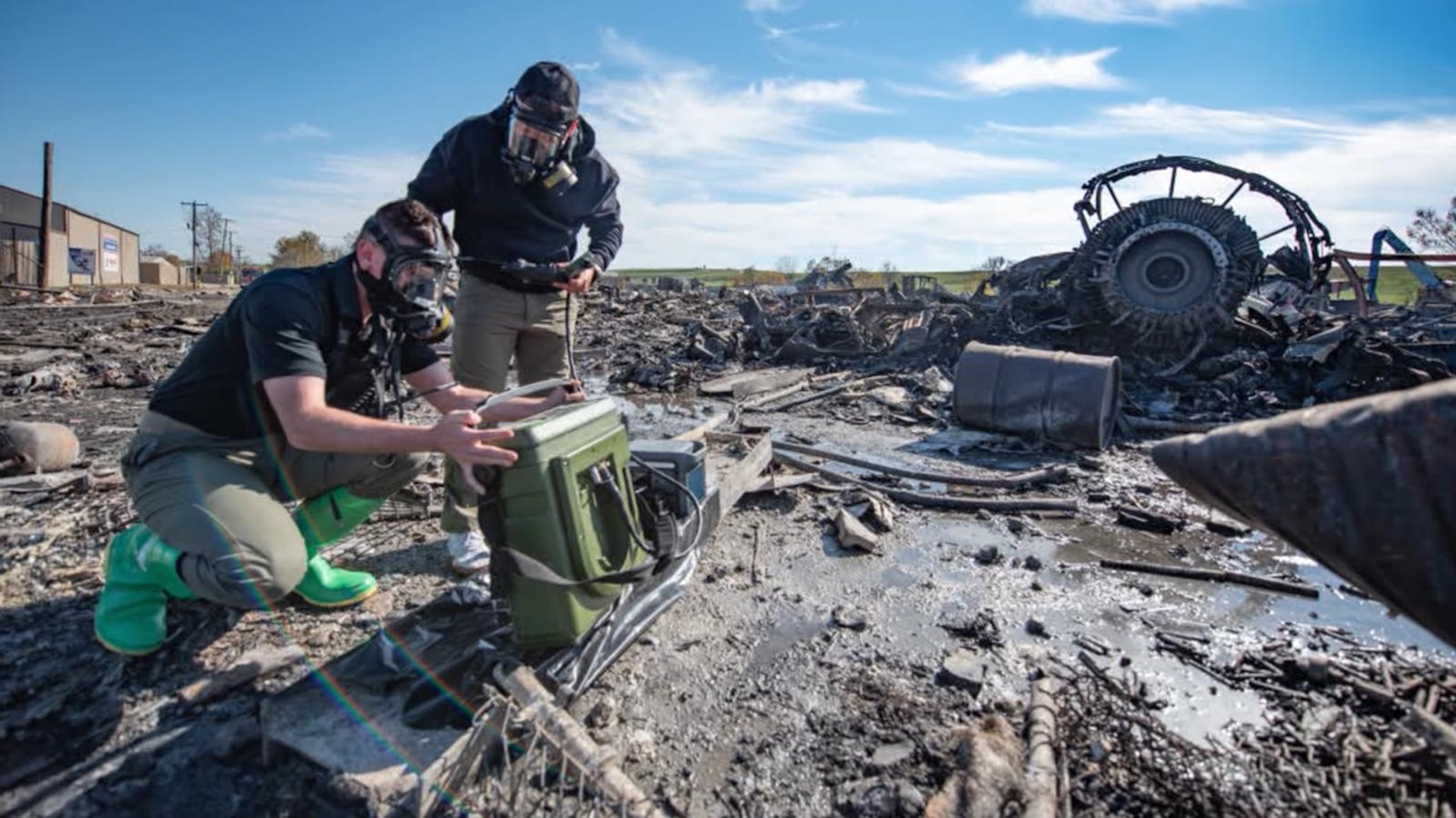 9 still missing after UPS plane crash as video shows jet lost engines ...