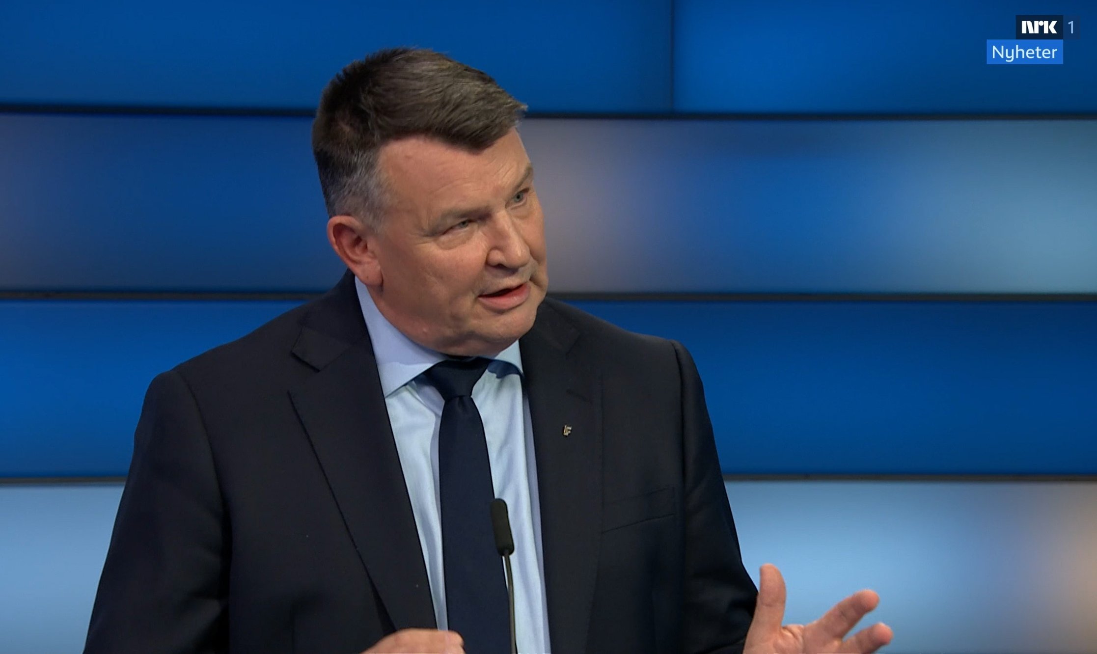 Solvang med tirade mot Høyre: – Sluttet å ta telefonen