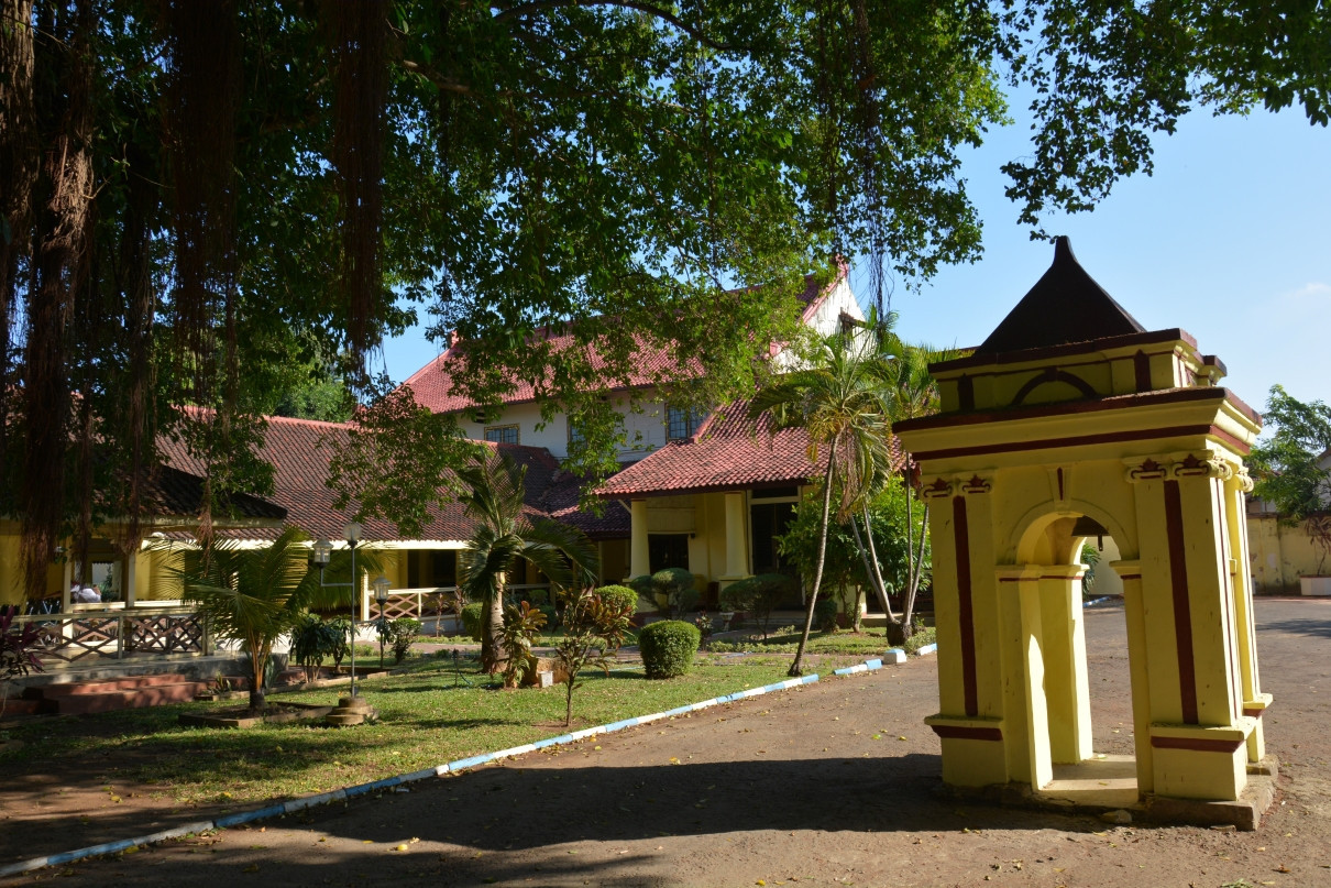 Libur Nataru 2025: Pesona Gili Iyang dan Kraton Sumenep Menanti Wisatawan