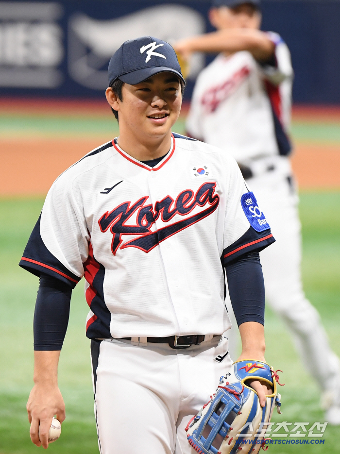 Moon Hyunbin enjoys training for the national team