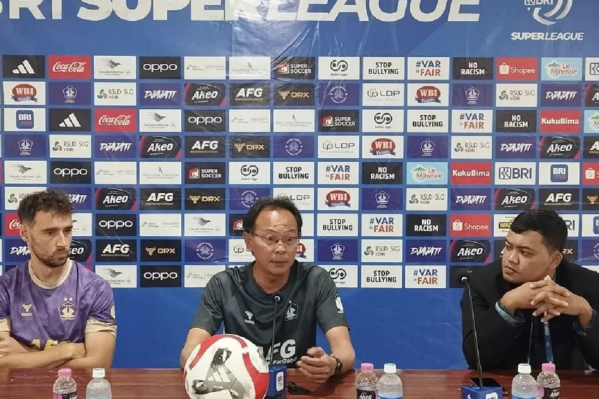Pelatih Persik Kecewa Karena Kurang Dukungan Suporter saat Lawan Persebaya