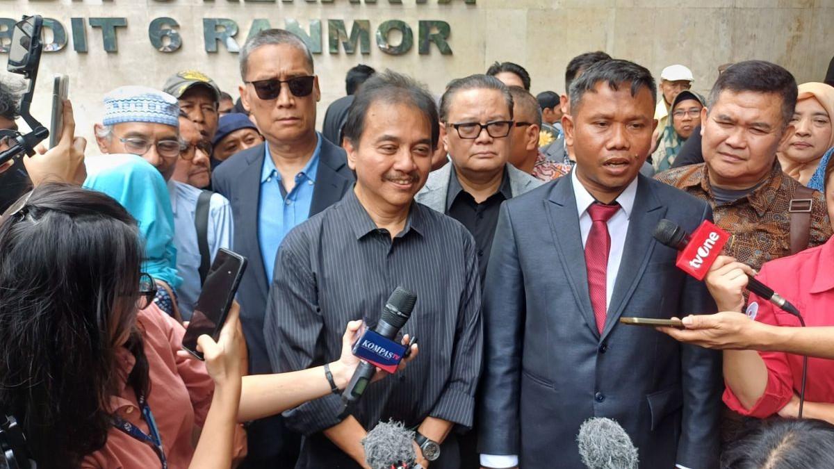 SOSOK ROY SURYO - Roy Suryo ditetapkan tersangka kasus tudingan ijazah palsu Jokowi, kasus memasuki babak baru (TribunNewsmaker.com | (KOMPAS.com/BAHARUDIN AL FARISI))