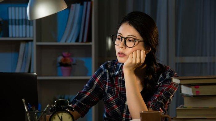 Dokter, Apakah Kebiasaan Tidur Terlambat Picu Batu Ginjal?