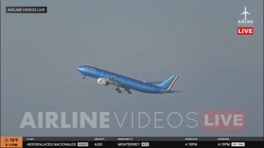 Evasive moves needed moments after 2 jets take off from LAX