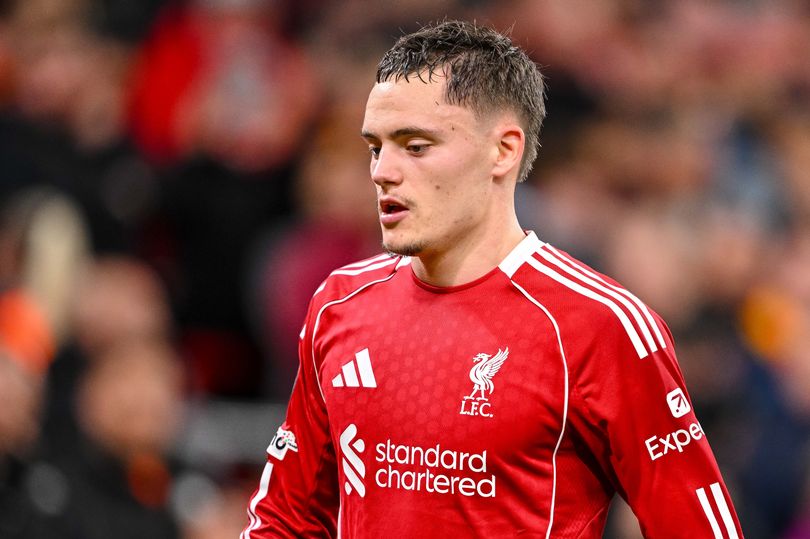 Arne Slot responde a las críticas contra Florian Wirtz insinuando cuál es la mejor posición para el jugador.