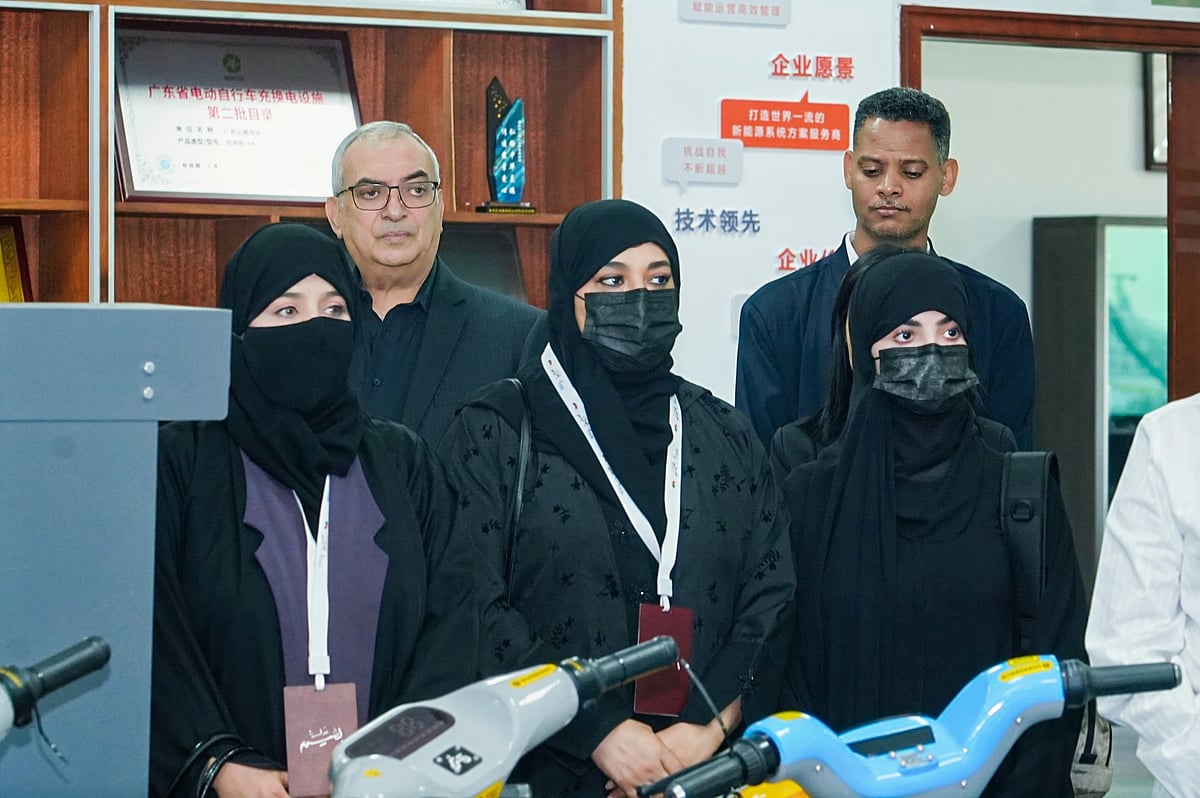 بالصور.. وفد غرفة جازان يزور شركة قوانغتشو يونكو للمعدات الذكية في الصين ويبحث توطين التصنيع الذكي في المملكة