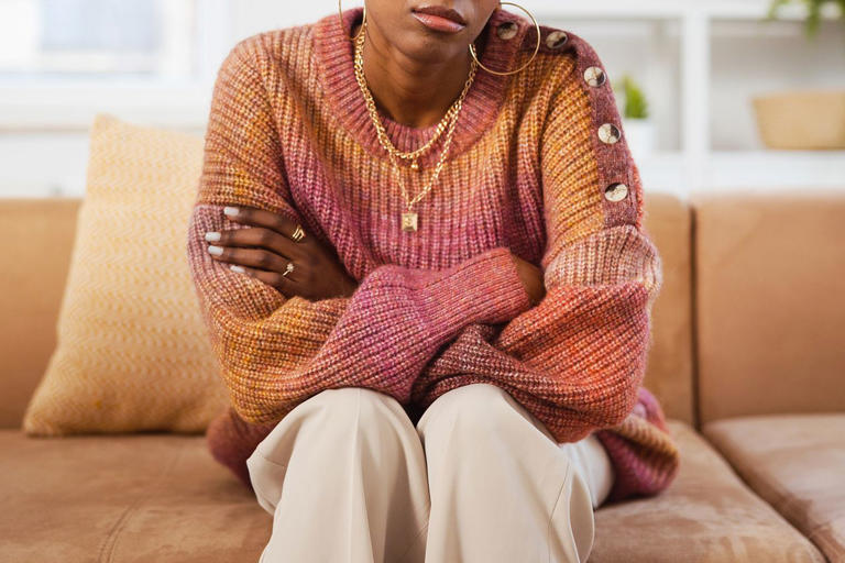 Woman Says She Feels Guilted into Not Going on Vacation to Look After(00)