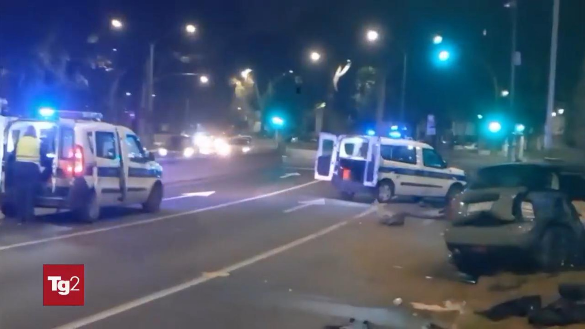 Incidente a Roma, forse folle gara di velocità nella notte