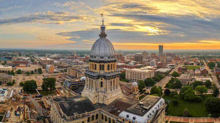 Just Minutes Outside Of Springfield Is Illinois' Scenic State Park With ...