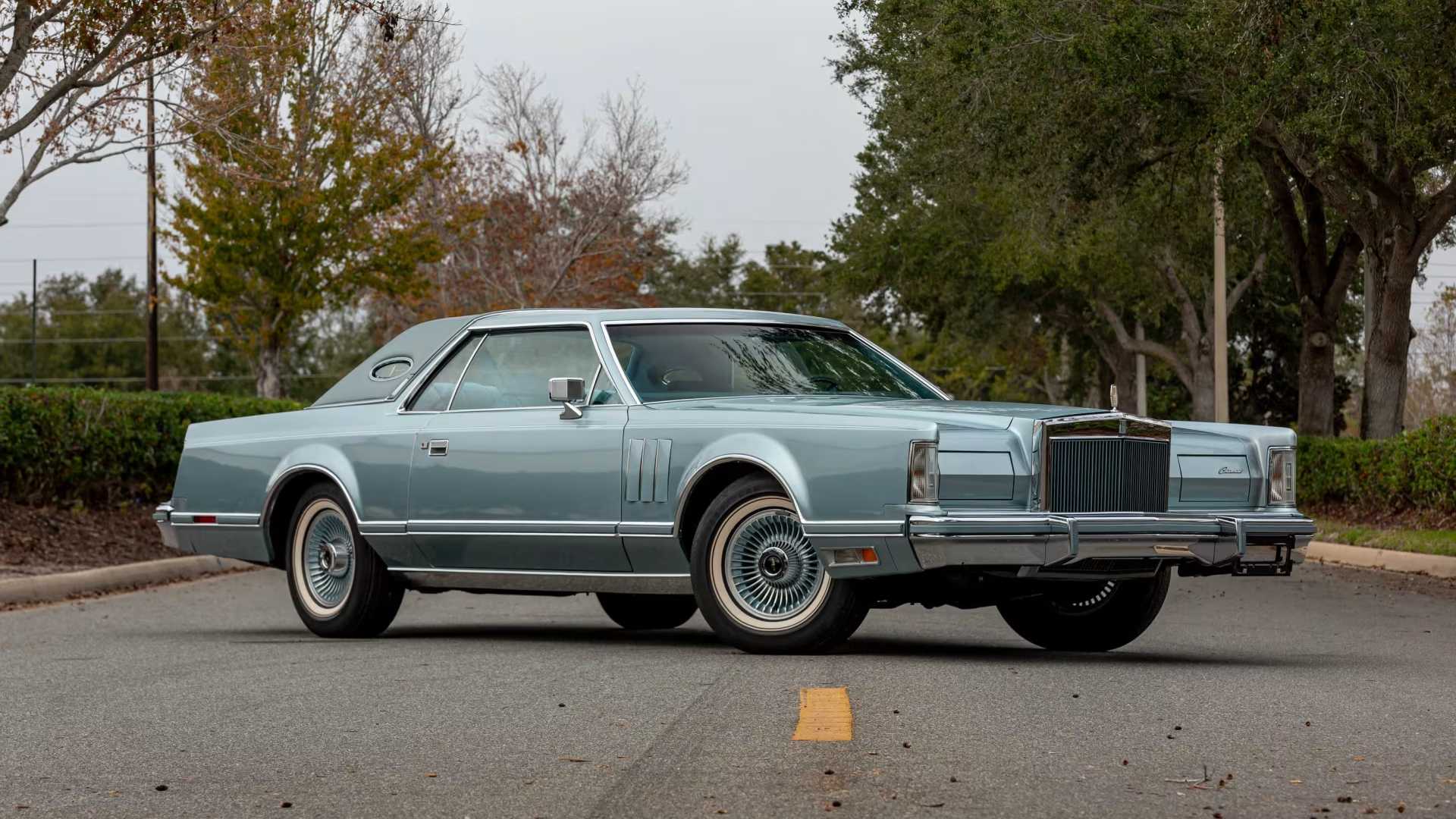Lincoln Continental Mark V 460ci exterior front 3/4