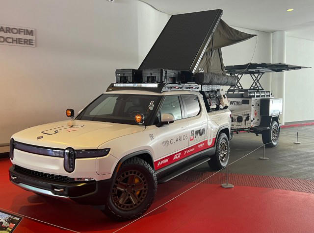Decoding the Dollar Shock: When a Low-Speed Rivian R1T Collision Leads ...