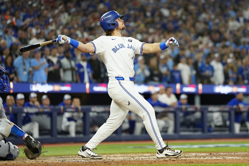 ‘I’m so full of joy’: Fans react as Toronto Blue Jays win 1st game of ...