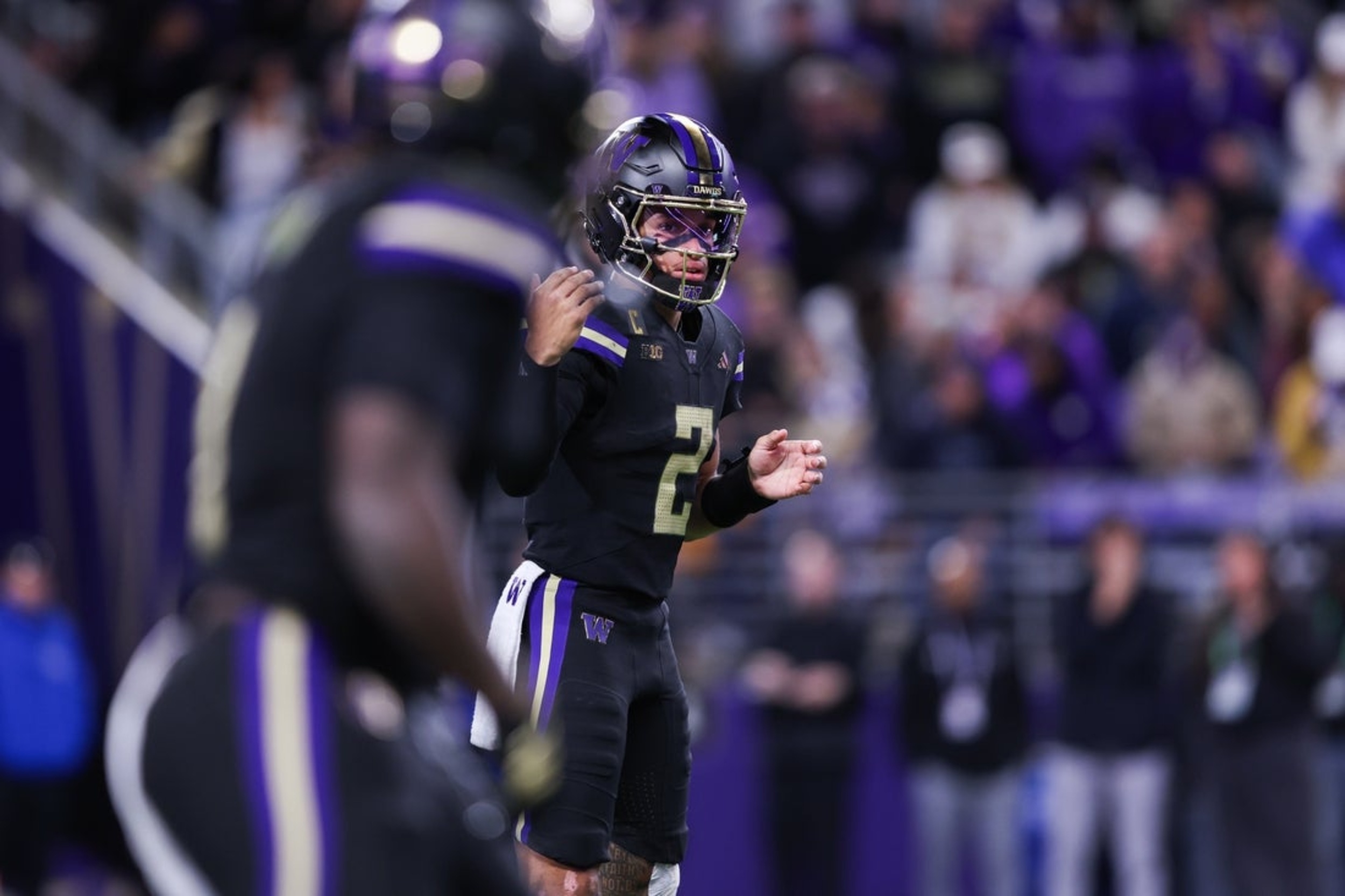 Washington rolls over No. 23 Illinois behind Demond Williams’ 4 TDs