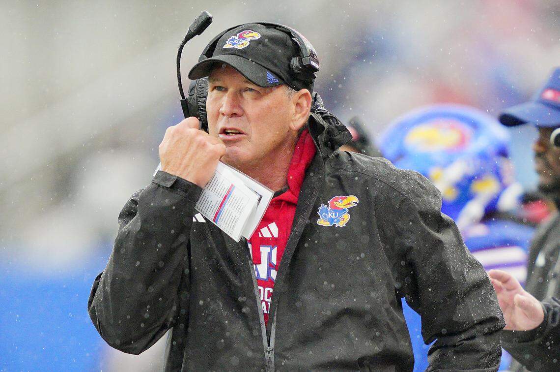 Kansas football's top 2026 recruit decommits days after Sunflower Showdown