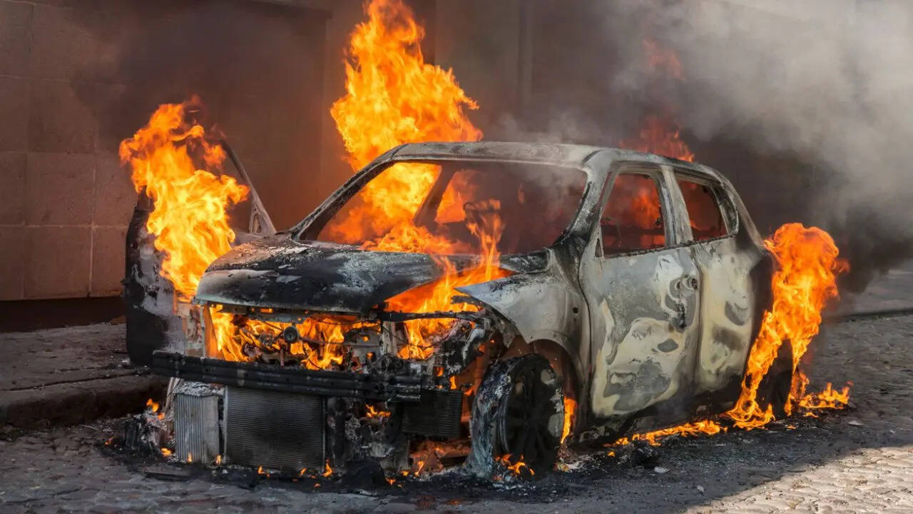 Woodfield Mall Fire: Cars Engulfed In Flames, Firefighters Rush To ...