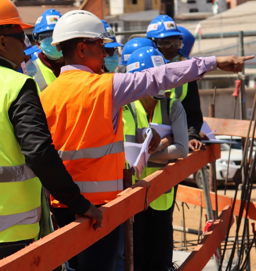 CONJONCTURE - Croissance portée par la construction et le tourisme