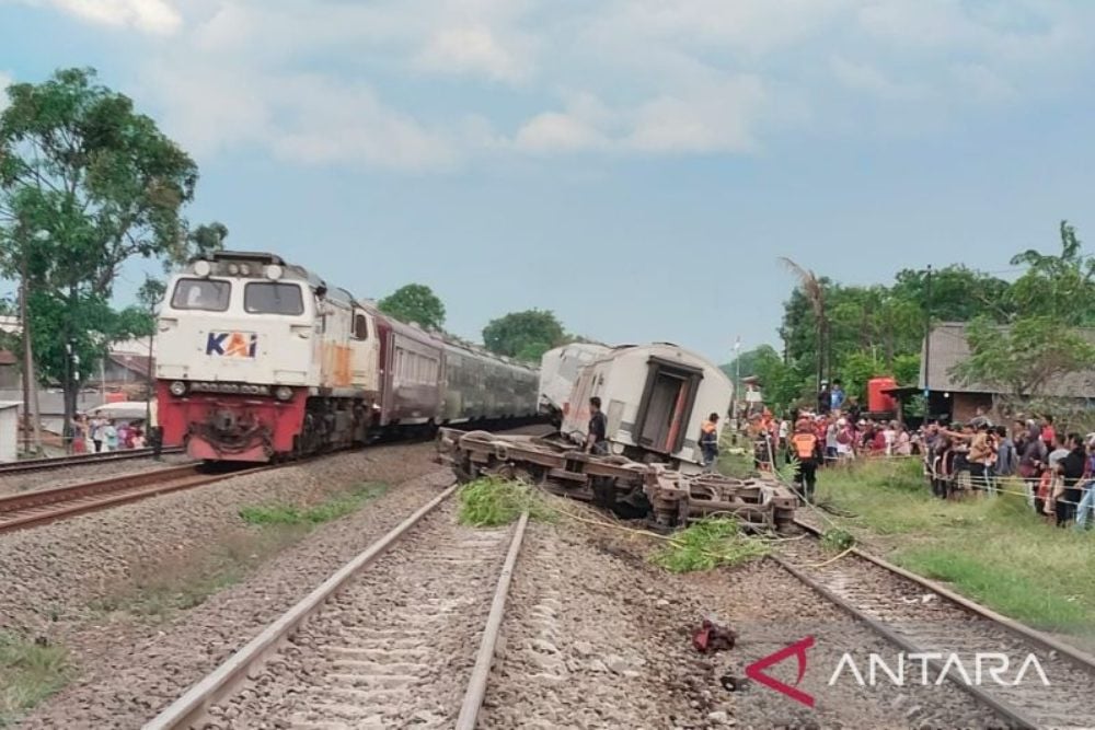 Perjalanan Kereta Batal Akibat KA Purwojaya Anjlok di Bekasi, Cek Daftarnya
