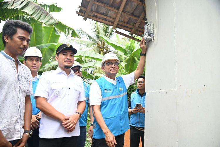 Nyalakan Impian, PLN IP Beri Listrik Gratis ke Warga Sekitar PLTU Suralaya