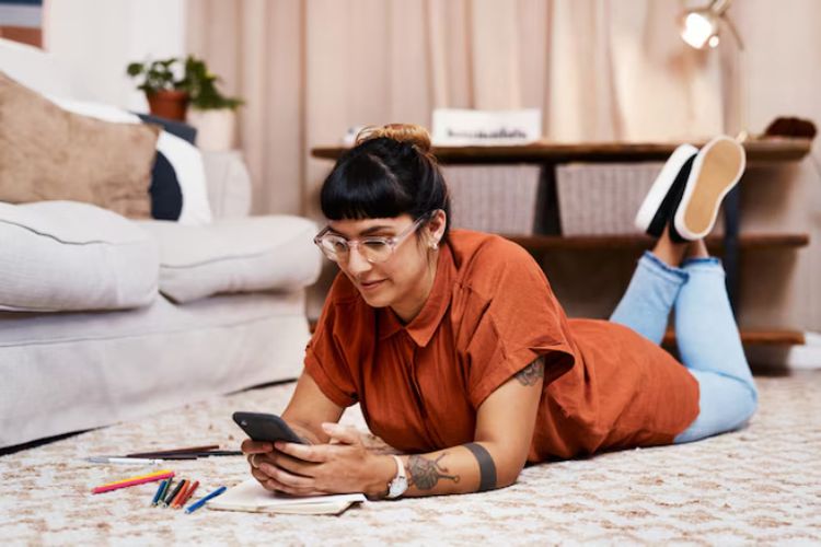 Orang yang Langsung Komentar di YouTube Biasanya Punya 9 Sifat Ini, Kata Psikologi