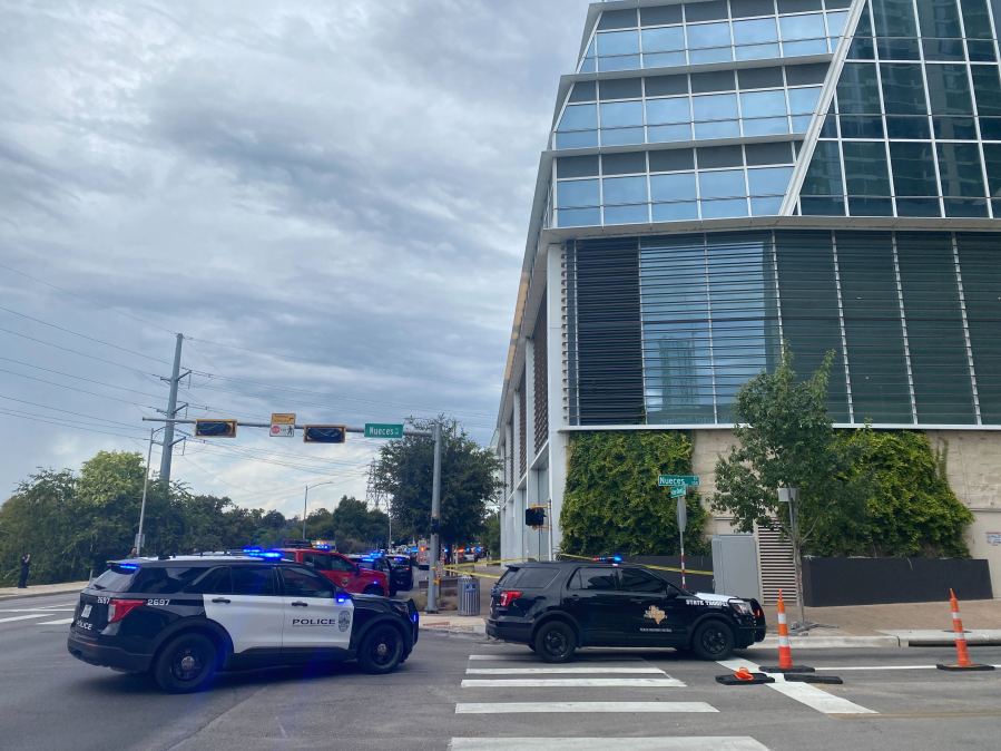 Police: Austin library shooting suspect accused of earlier bus shooting ...