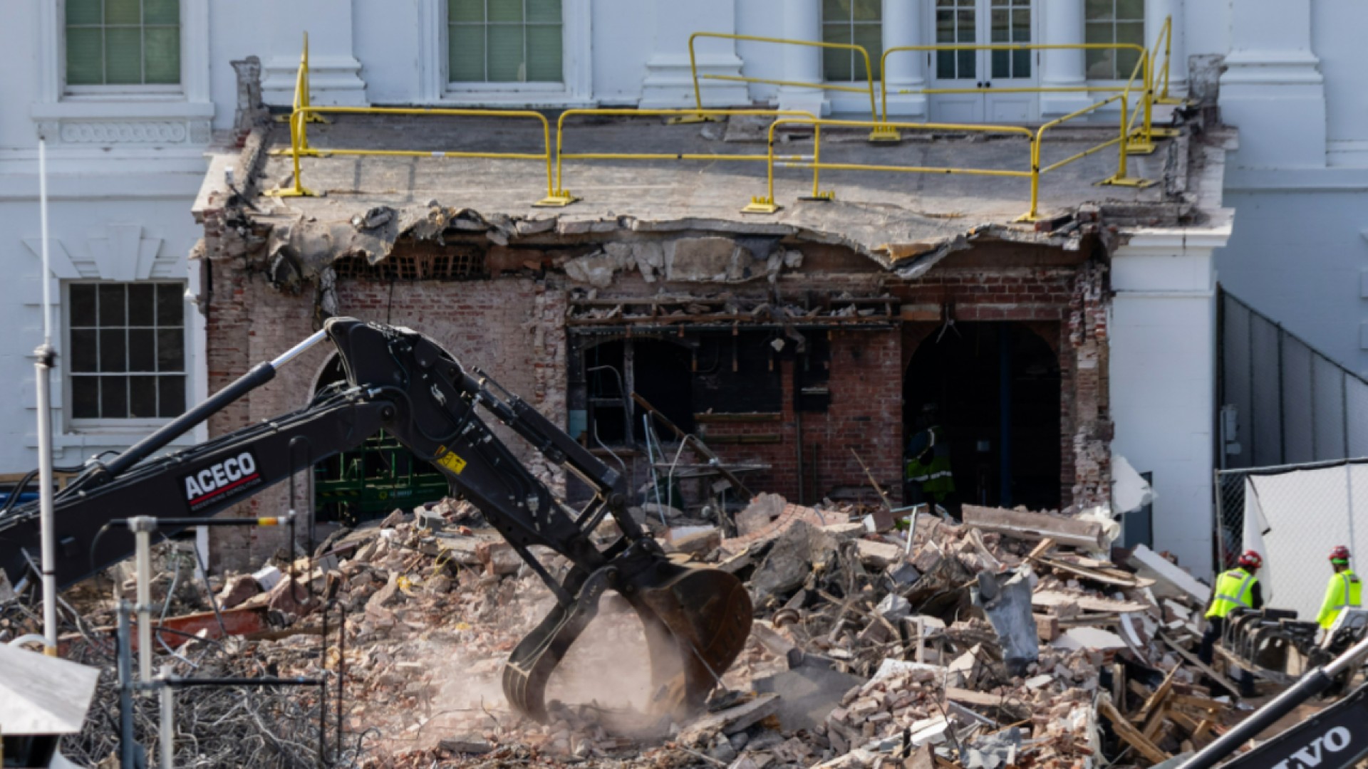 White House East Wing demolition is a ‘perfect metaphor’ for the Trump ...