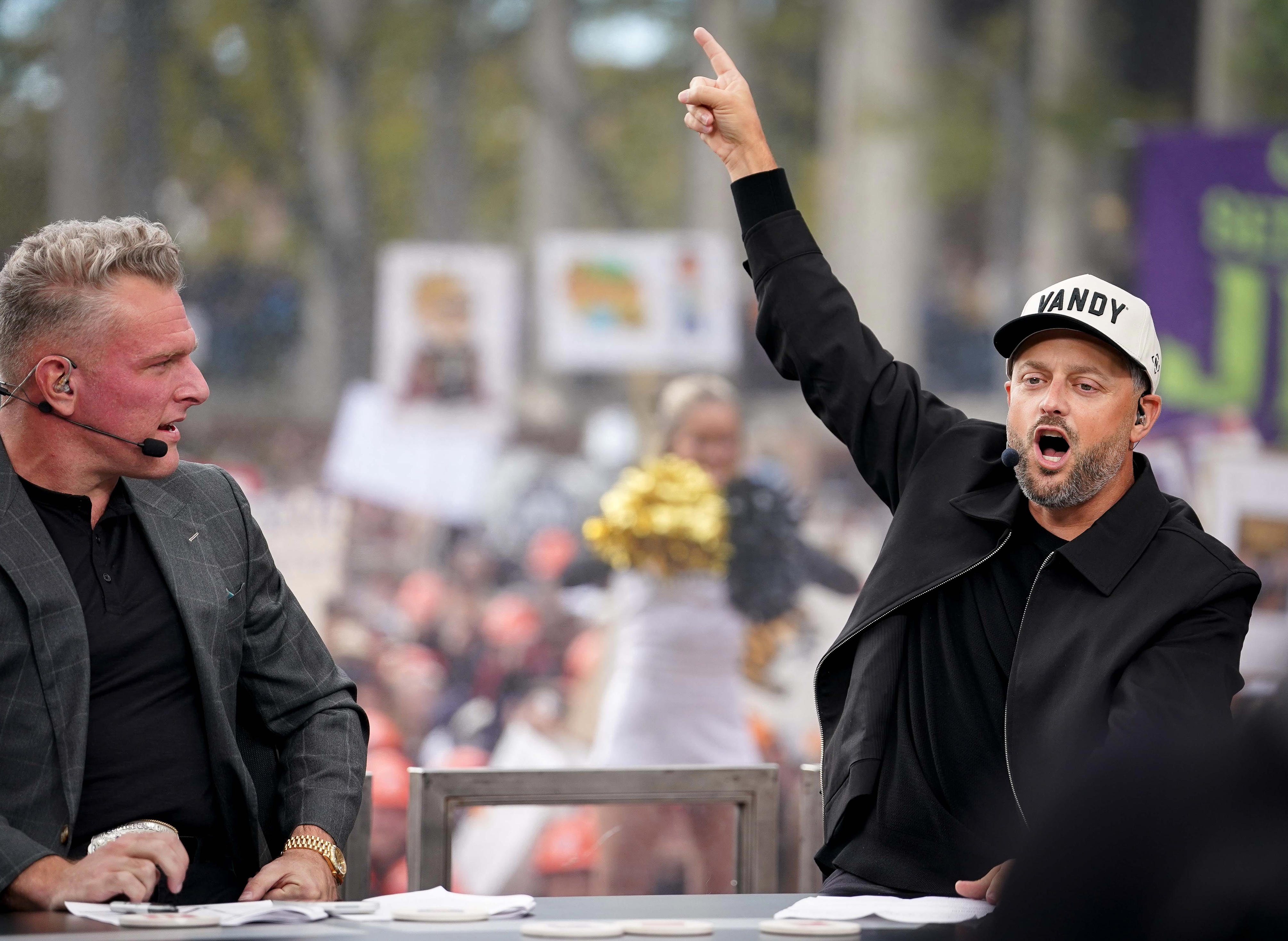 Here's who on 'College GameDay,' including Nate Bargatze, picked ...