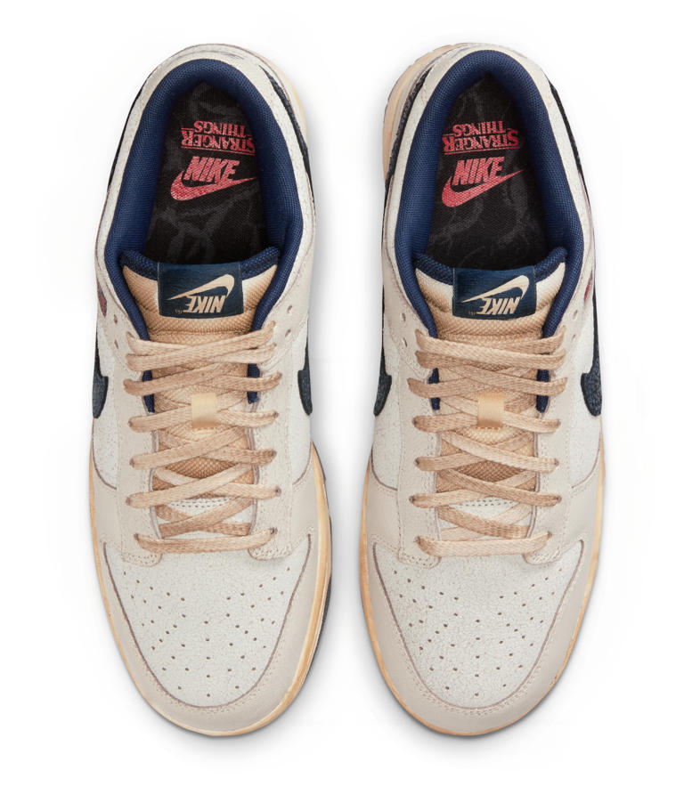 靴 Nike Dunk Low Stranger Things Stranger Things Nike Dunk Release Date | SneakerNews.com