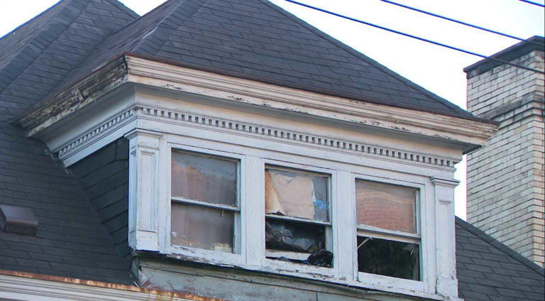 1 hospitalized after fire breaks out inside home in Allegheny County