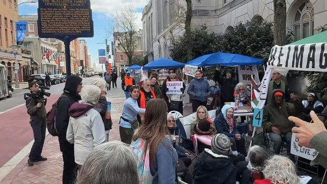 Counter-Protester Interrupts Pro-Palestine Peace Vigil in Philadelphia
