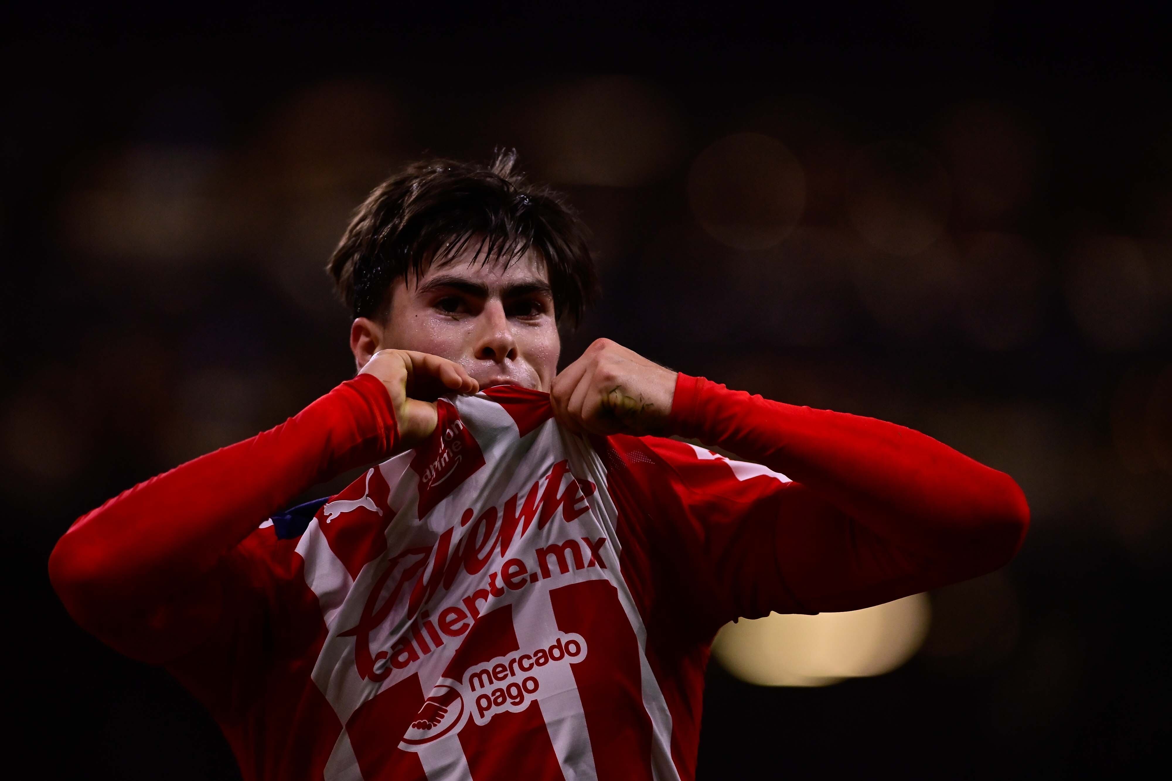  Armando Gonzalez celebrates his goal 3-0 of Guadalajara during the 15th round match between Guadalajara and Atlas as part of the Liga BBVA MX, Torneo Apertura 2025 at Jalisco, on October 25, 2025 in Guadalajara, Jalisco, Mexico.