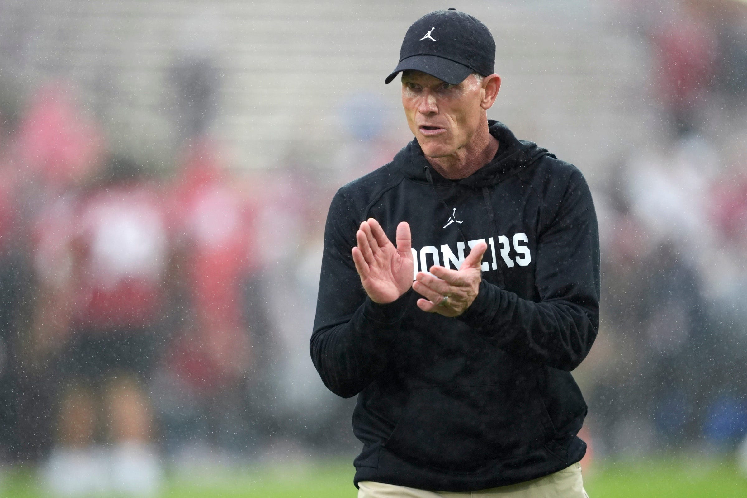 Like Lincoln Riley at USC, Brent Venables is struggling at Oklahoma