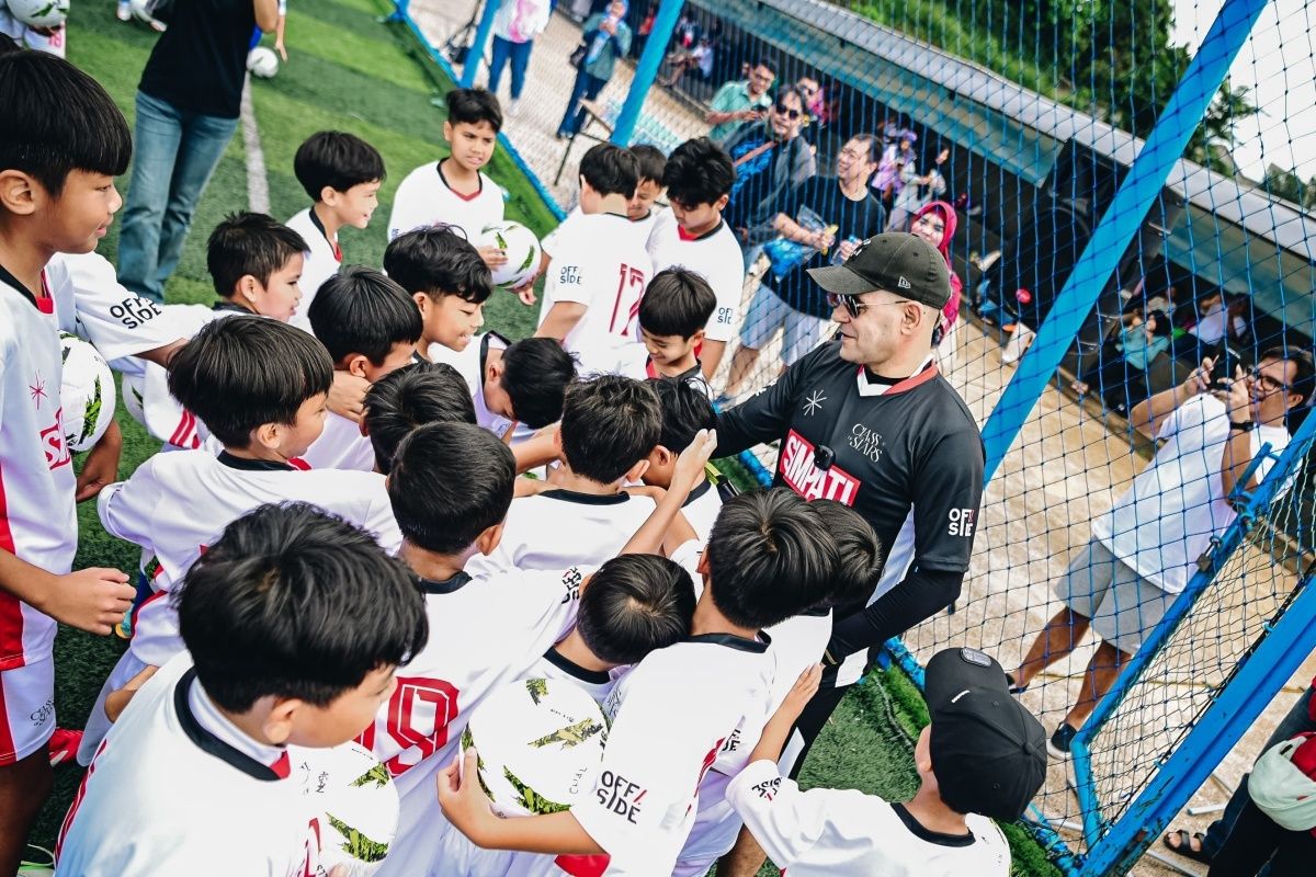 Sebelum Legenda Manchester United Datang, Cristian Gonzales Bagikan Ilmu di Class of Stars