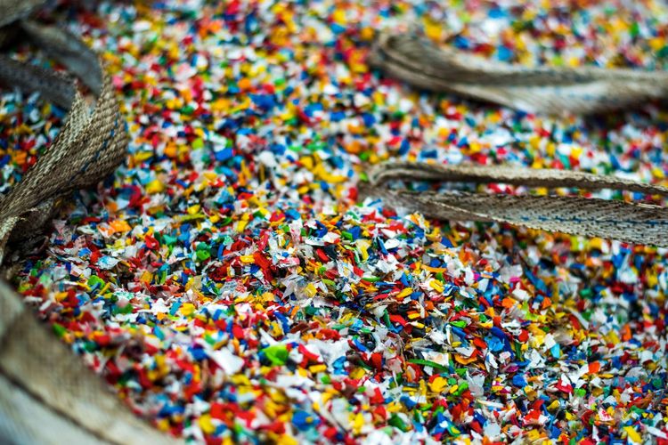 Pertanyaan Penting tentang Hujan Mikroplastik di Jakarta