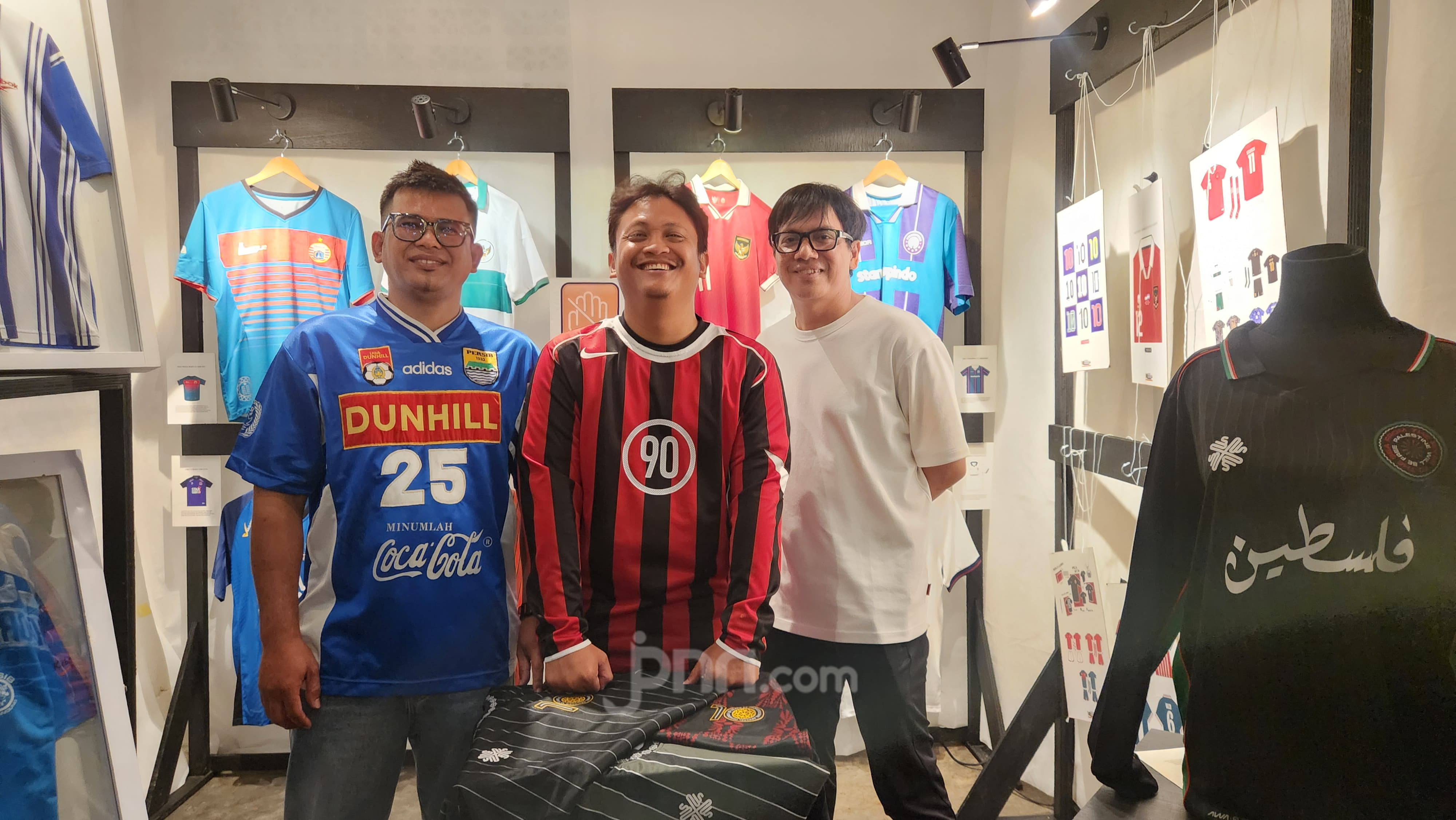 Lebih dari Desain, Makna Jersei Persib dalam Hati Penggemarnya