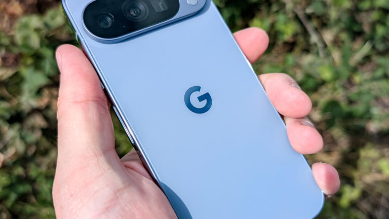 Google Pixel 10 pro moonstone review images 