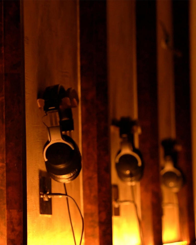 Discover India’s Hidden Listening Bars That Only Insiders Know About