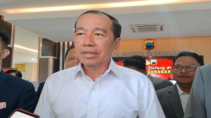 Jokowi Akhirnya Tunjukkan Ijazah Asli dari UGM, Relawan Projo Jadi Saksi