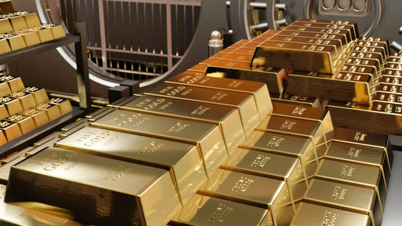 Gold Rate: সোনার দামে বড় পতন! বিনিয়োগের সেরা সুযোগ? দেখে নিন বিভিন্ন ...