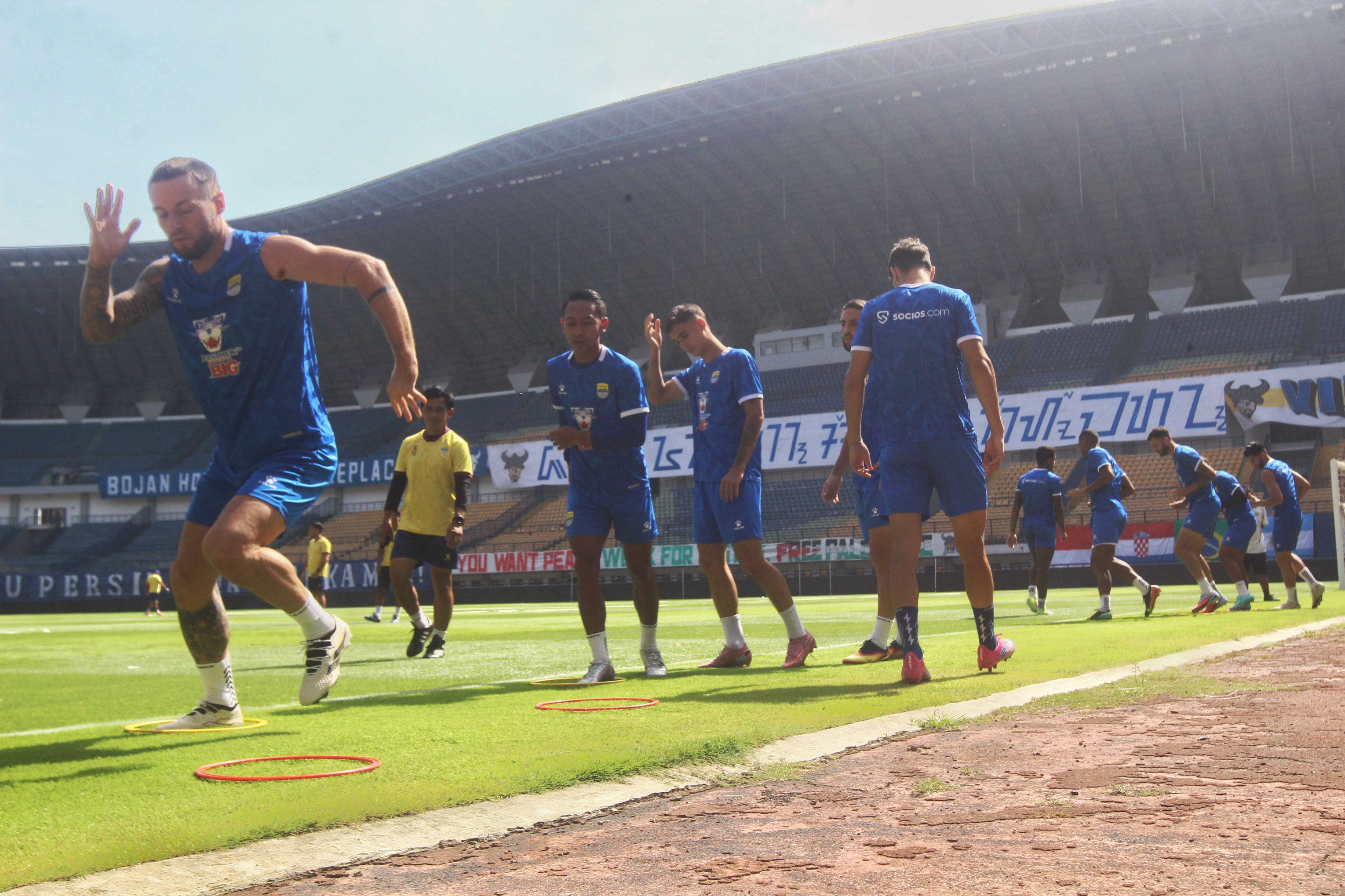 Kondisi Terkini Thom Haye Terungkap Sebelum Persib vs Persis Solo