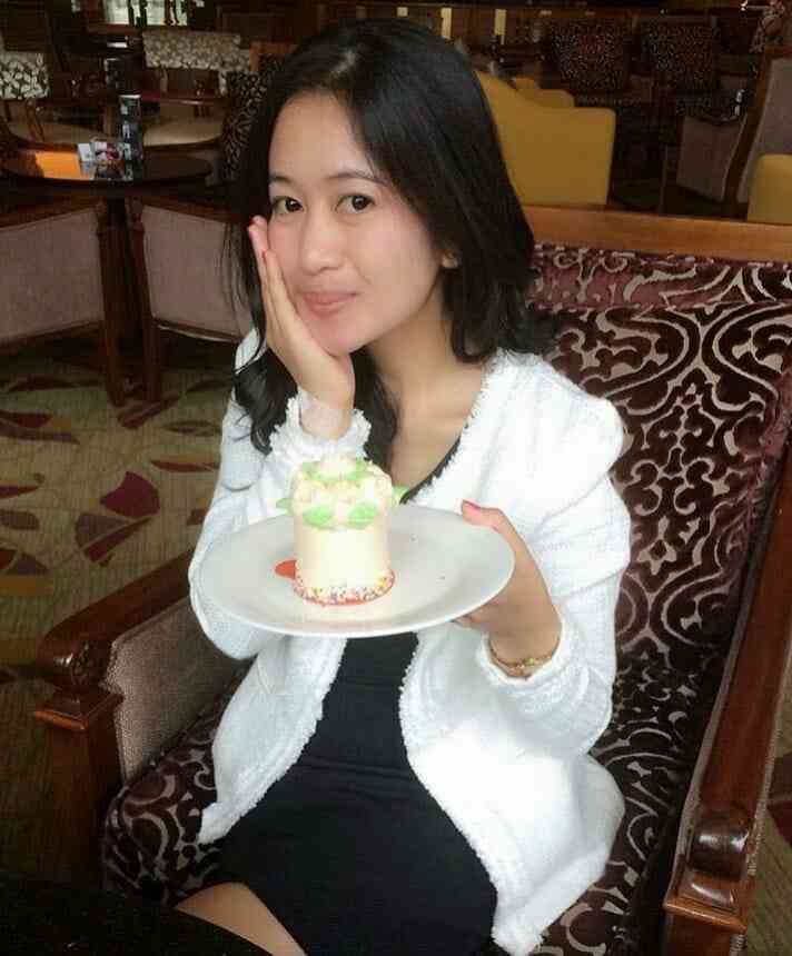 Hidup Terlalu Singkat untuk Kue Sempurna, Rayakan Momen Meski Pipi Bengkak