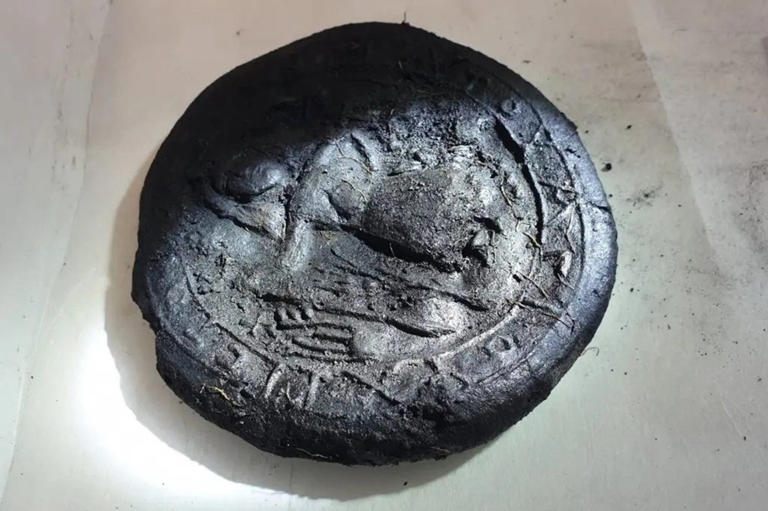 石英含む玄武岩（貧しき稚児にパンを授ける主イエス）。 石英含む玄武岩（貧しき稚児にパンを授ける主イエス）。