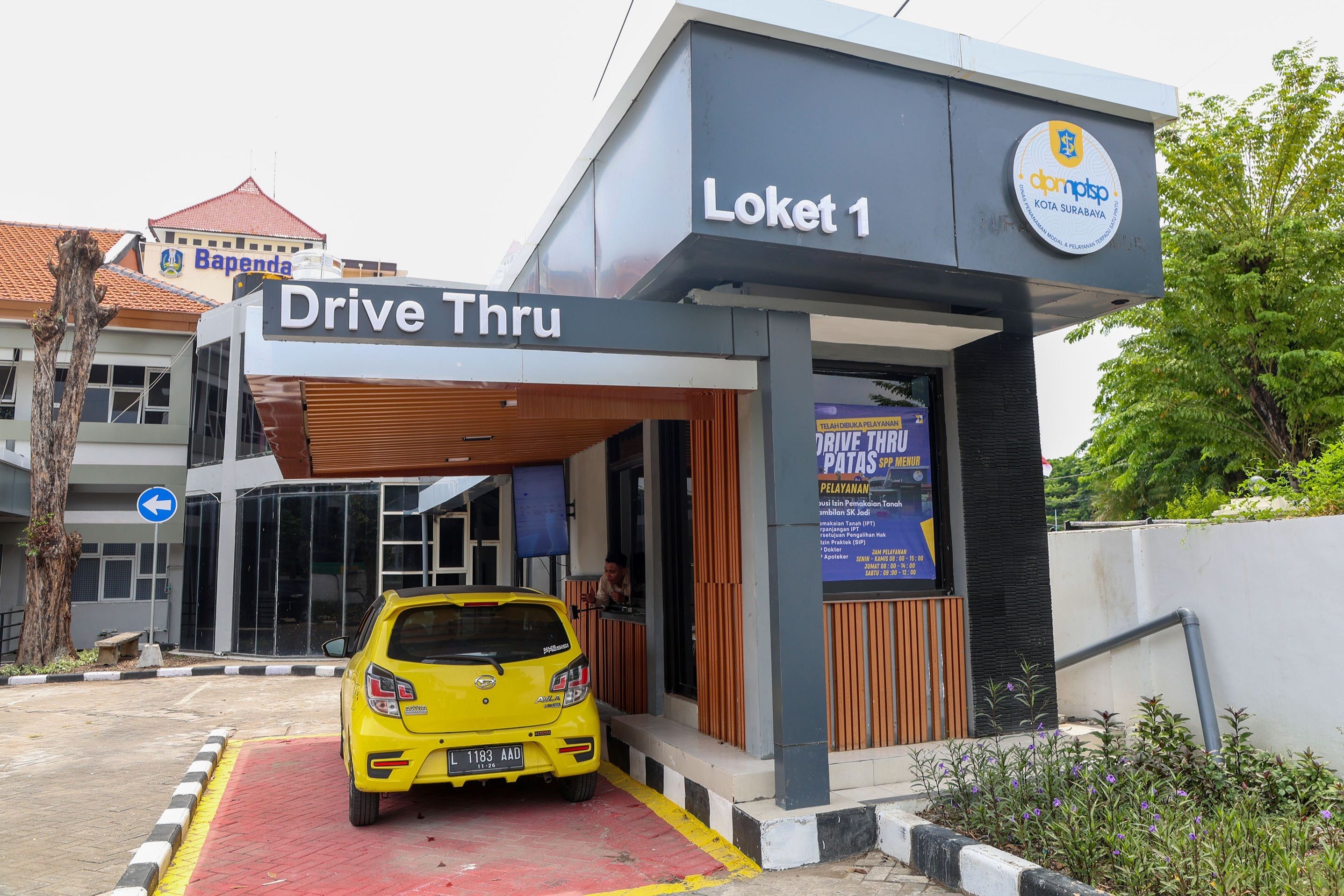 Warga Surabaya Bisa Urus Izin Lebih Cepat Tanpa Antre!