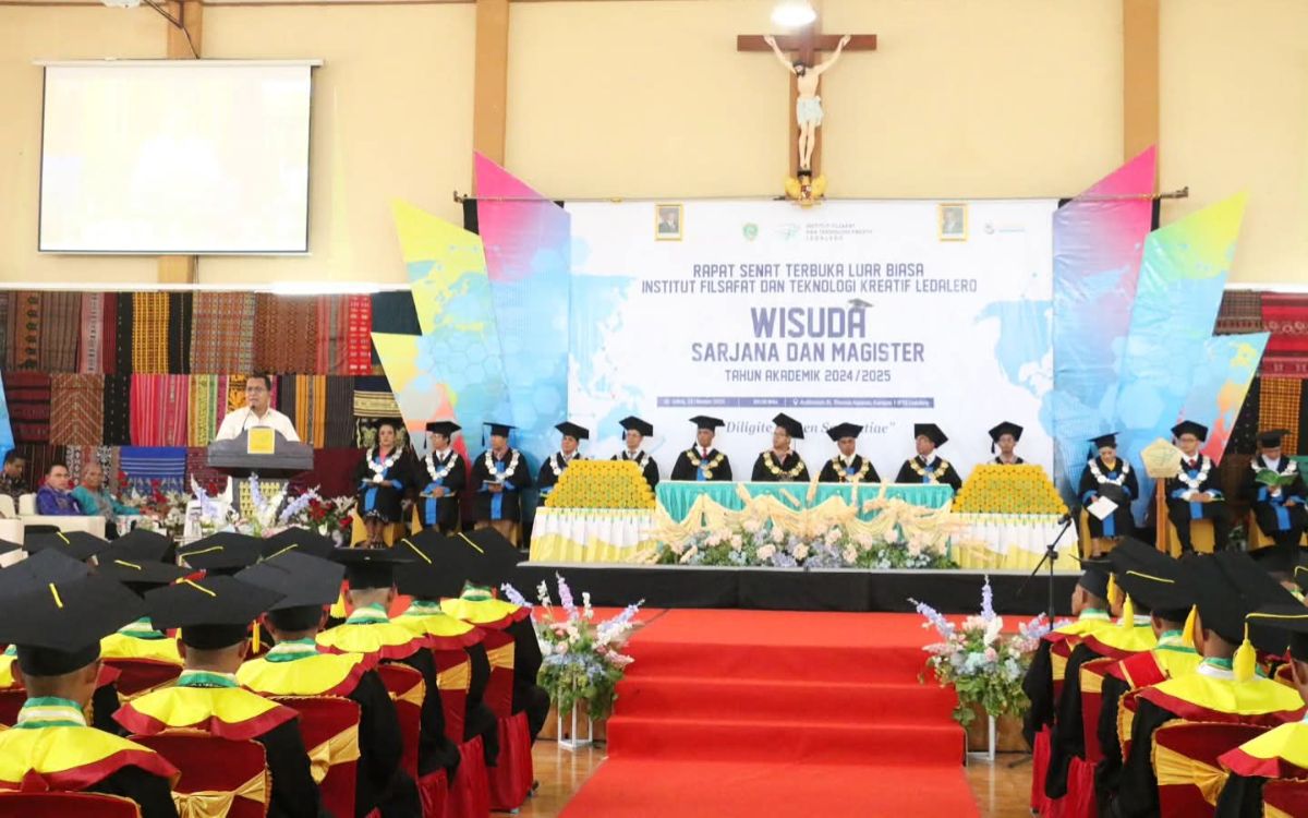 Gubernur NTT Melki Laka Lena: Lulusan IFTK Ledalero Harus Turun dari Bukit