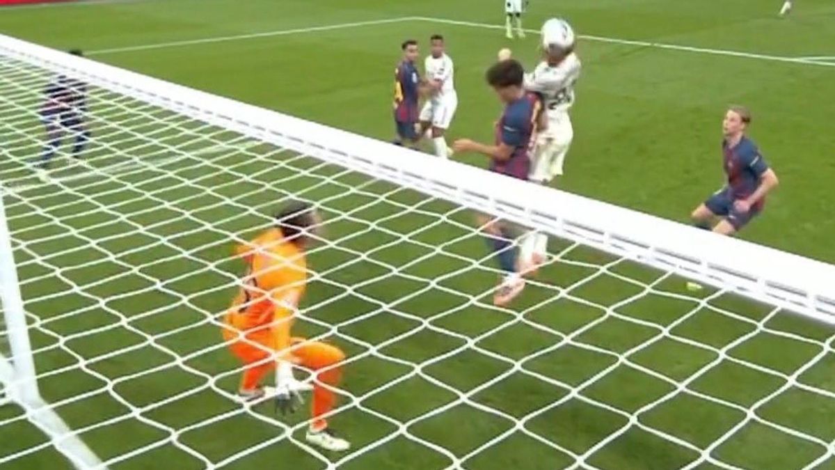 El VAR se 'come' un codazo tremendo de Huijsen a Cubarsí que tendría ...